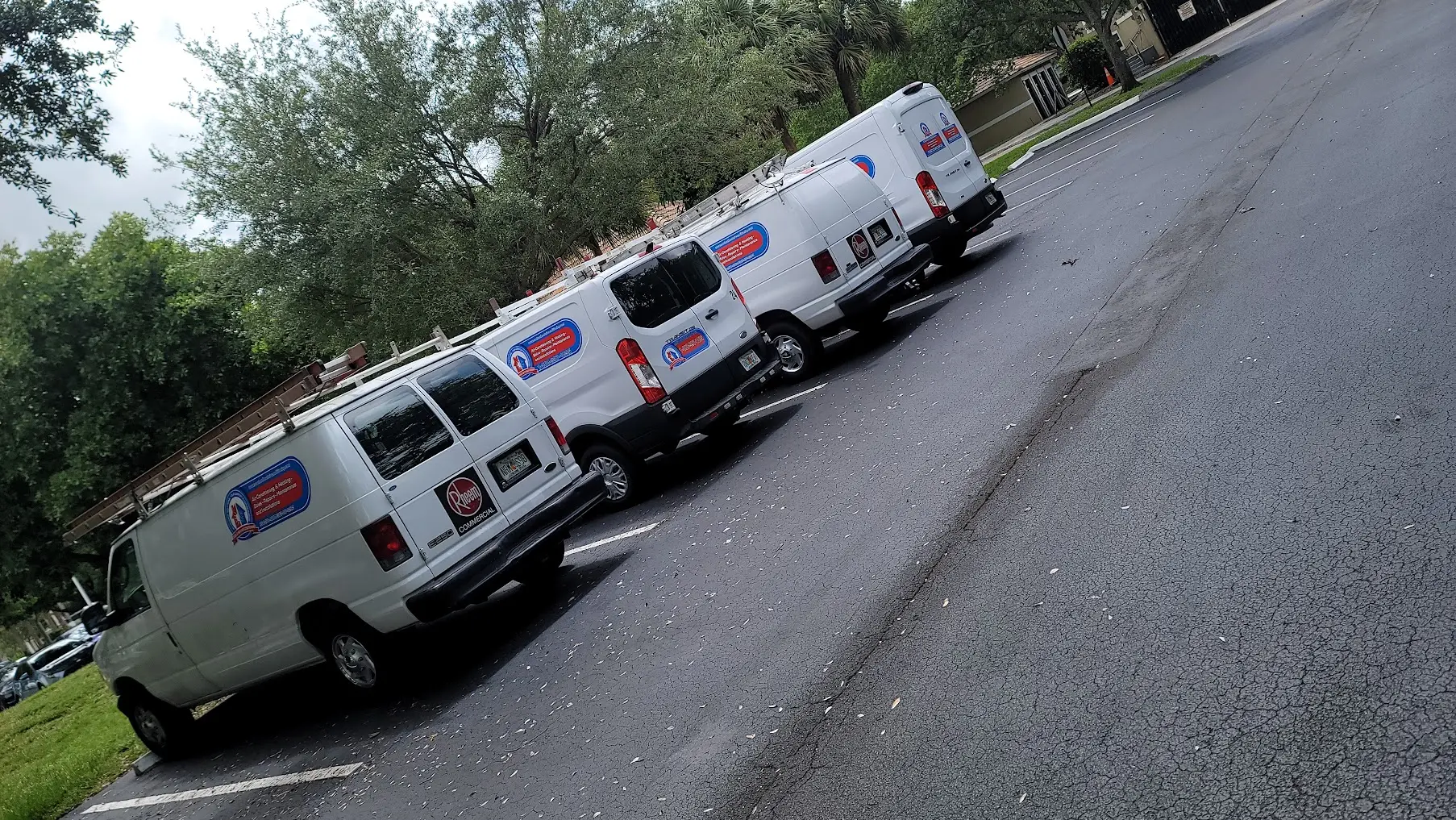 Cool & Heat service trucks fleet